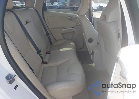 2015 Volvo Xc60 T6 из США, поврежденный, VIN YV4902RB4F2562694